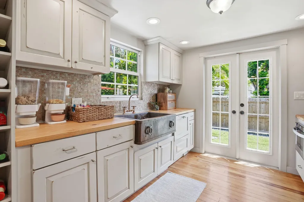 616 N Ocean Breeze Lake Worth Beach FL 33460