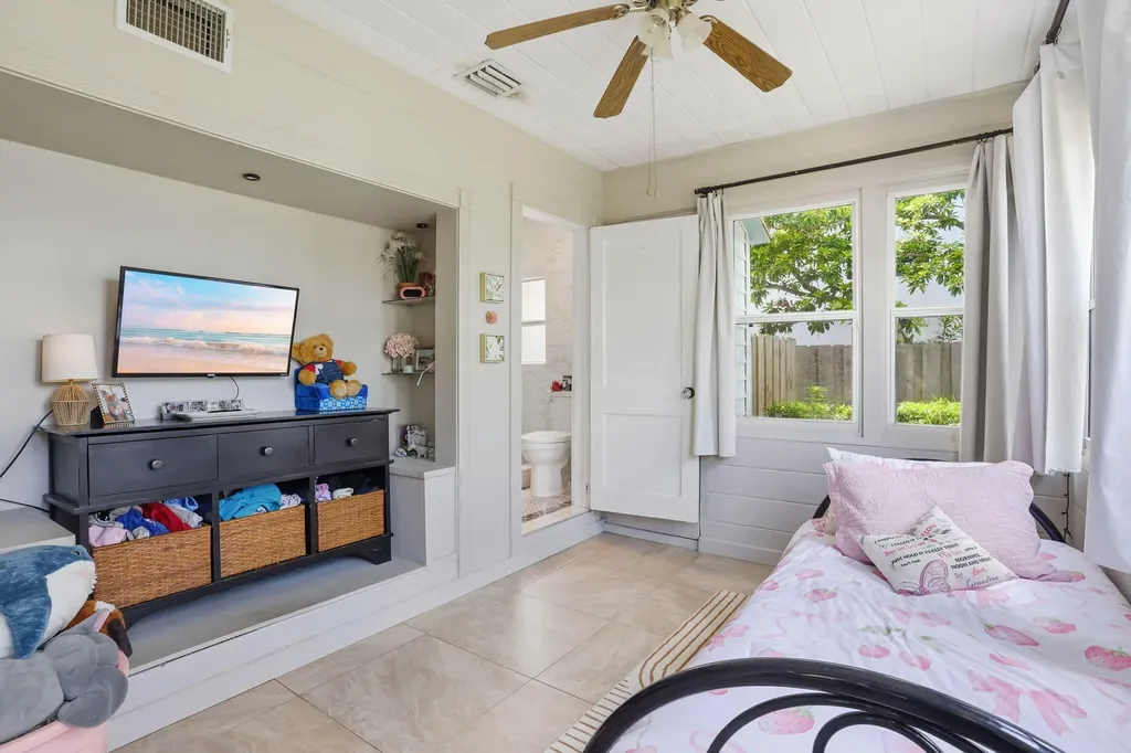 616 N Ocean Breeze Lake Worth Beach FL 33460