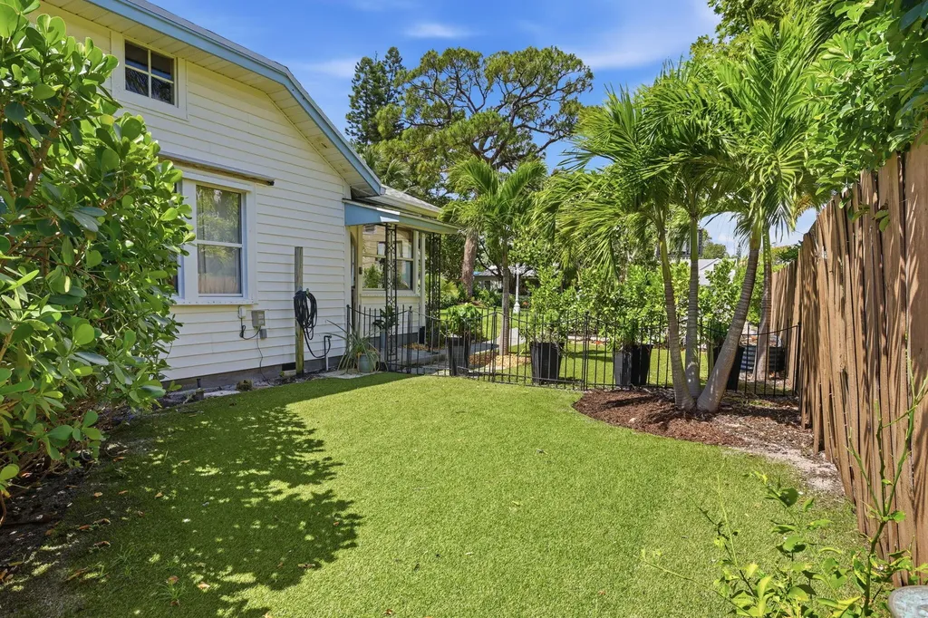 616 N Ocean Breeze Lake Worth Beach FL 33460
