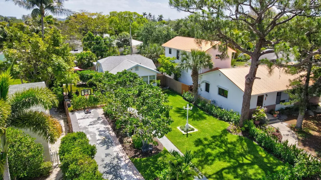 616 N Ocean Breeze Lake Worth Beach FL 33460