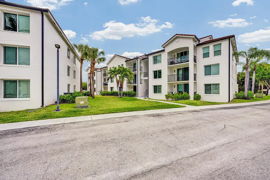 1010 Villa Circle Boynton Beach FL 33435