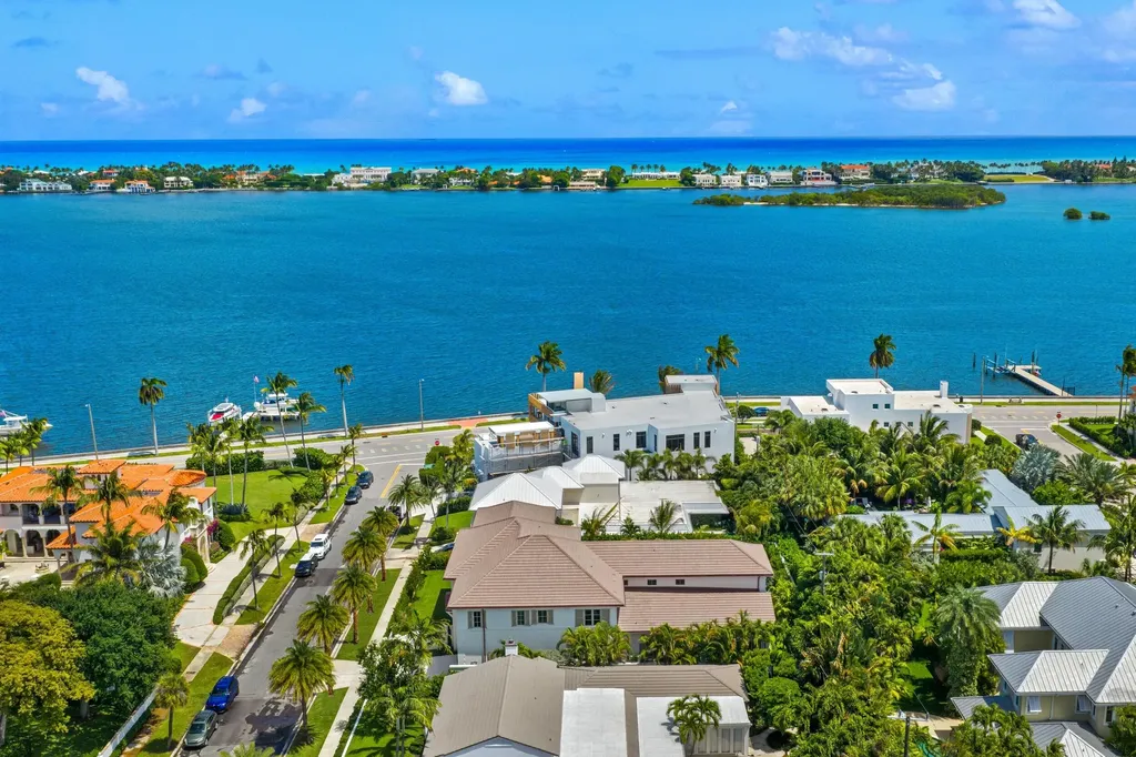 122 Bloomfield Drive West Palm Beach FL 33405