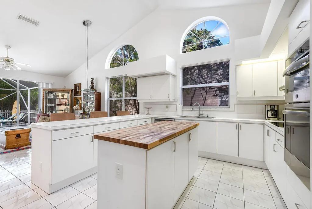 7828 Dorchester Road Boynton Beach FL 33472