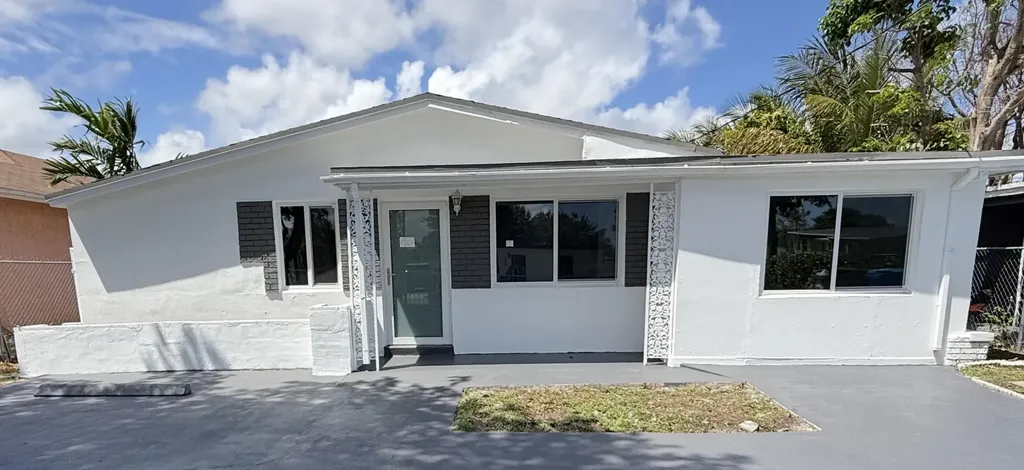 5441 SW 18th Street West Park FL 33023