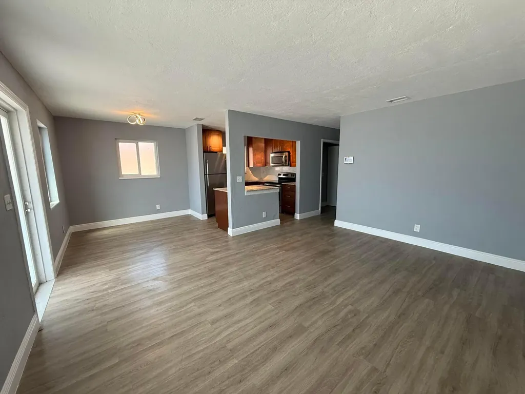 5441 SW 18th Street West Park FL 33023