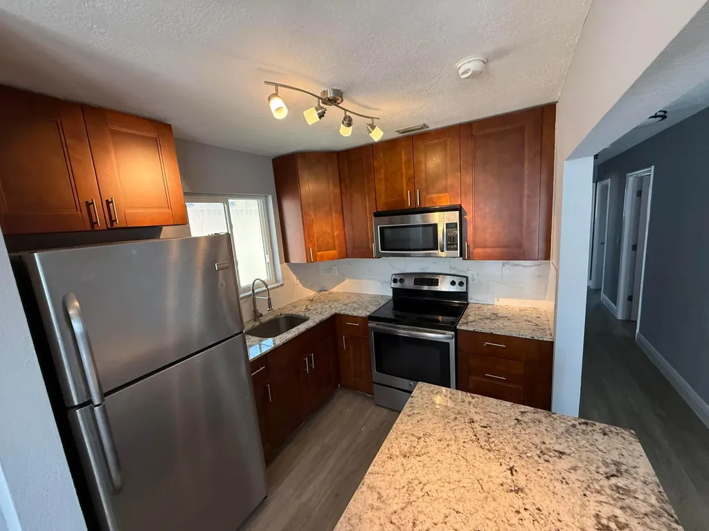 5441 SW 18th Street West Park FL 33023