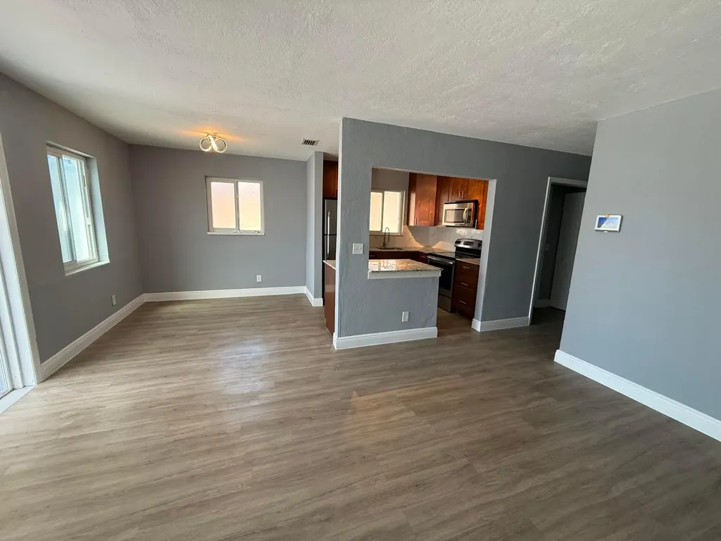 5441 SW 18th Street West Park FL 33023