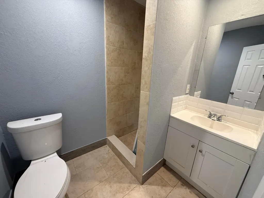 5441 SW 18th Street West Park FL 33023