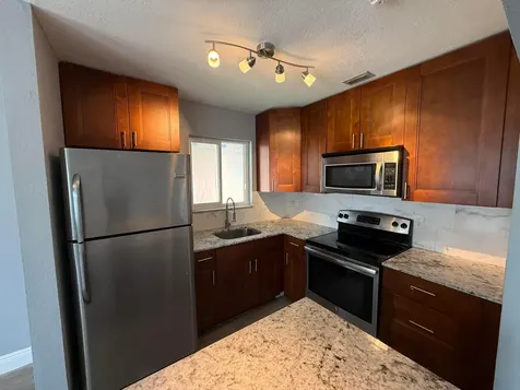 5441 SW 18th Street West Park FL 33023