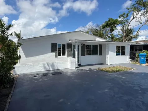 5441 SW 18th Street West Park FL 33023
