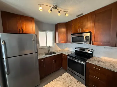5441 SW 18th Street West Park FL 33023