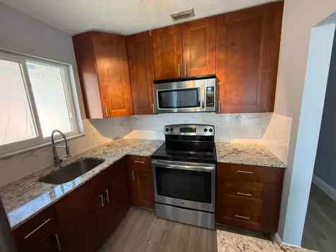 5441 SW 18th Street West Park FL 33023