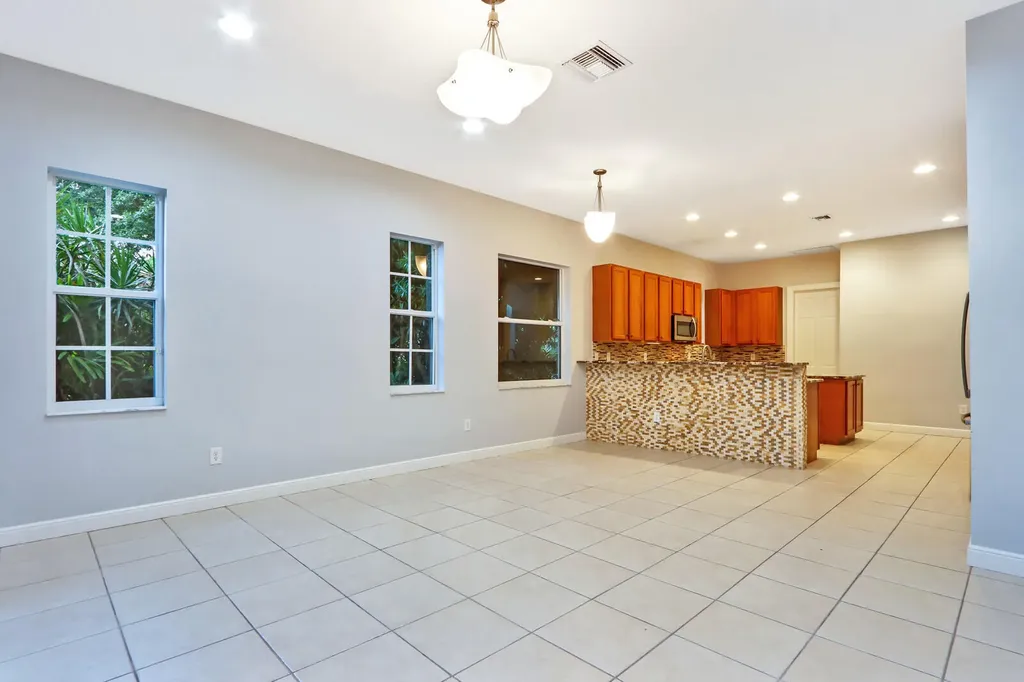 1904 Flower Drive Palm Beach Gardens FL 33410