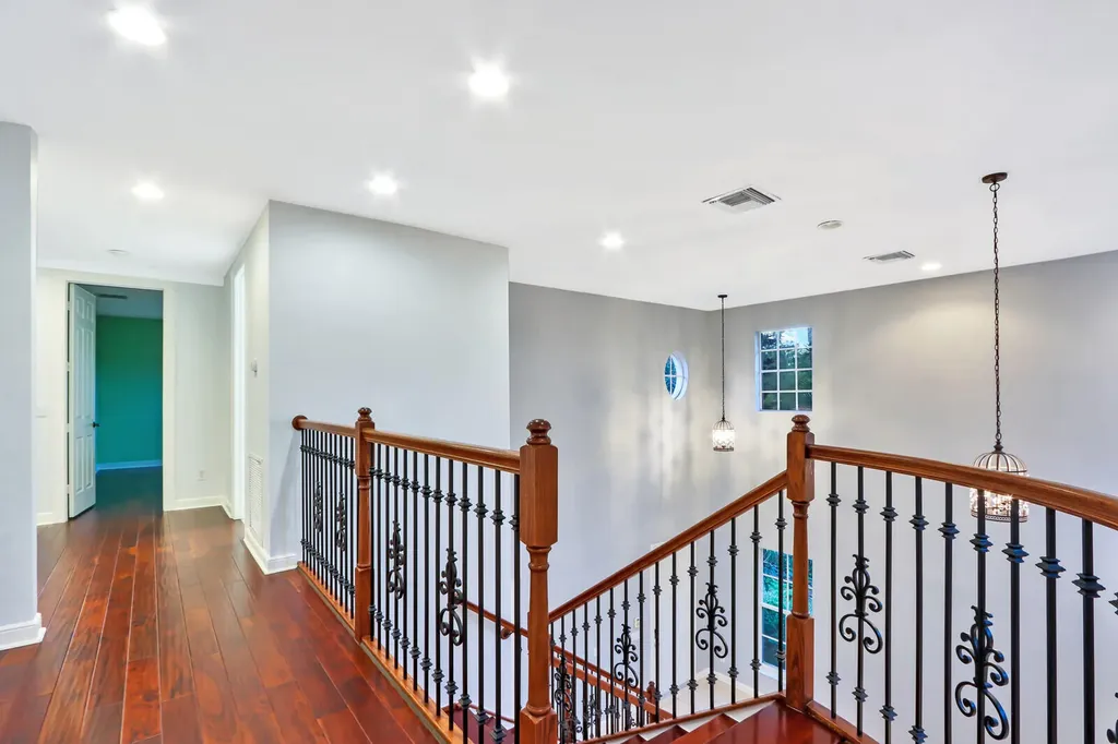 1904 Flower Drive Palm Beach Gardens FL 33410