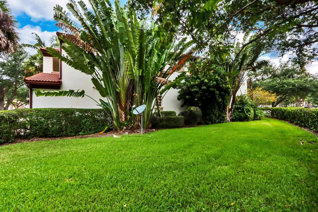 1904 Flower Drive Palm Beach Gardens FL 33410