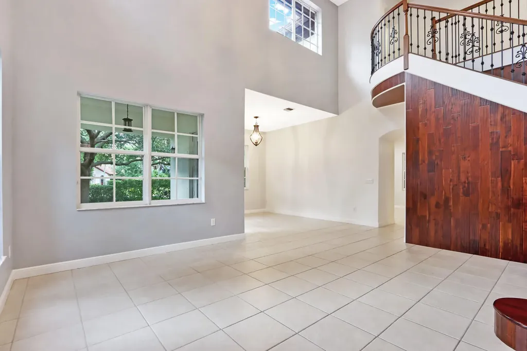 1904 Flower Drive Palm Beach Gardens FL 33410