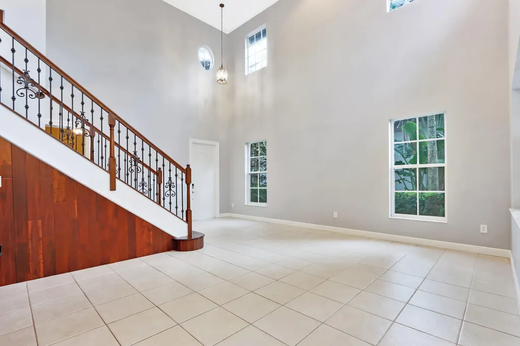 1904 Flower Drive Palm Beach Gardens FL 33410