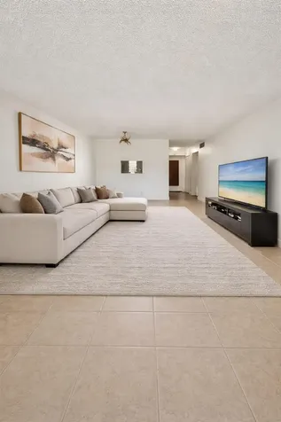 202 SE 10th Street Dania Beach FL 33004