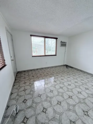 957 W 67th Street Hialeah FL 33012