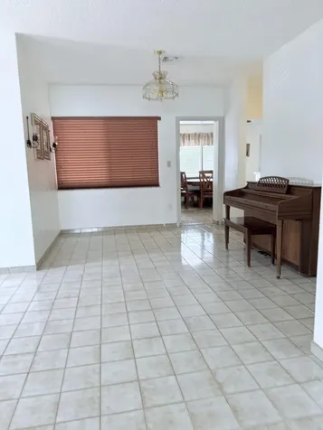 957 W 67th Street Hialeah FL 33012