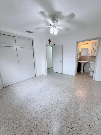 957 W 67th Street Hialeah FL 33012