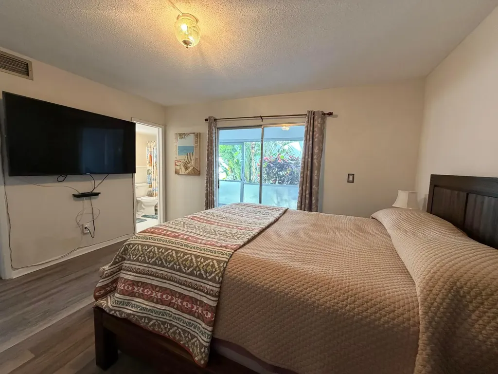 2050 NE 39th Street NE Lighthouse Point FL 33064