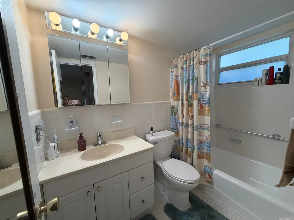 2050 NE 39th Street NE Lighthouse Point FL 33064