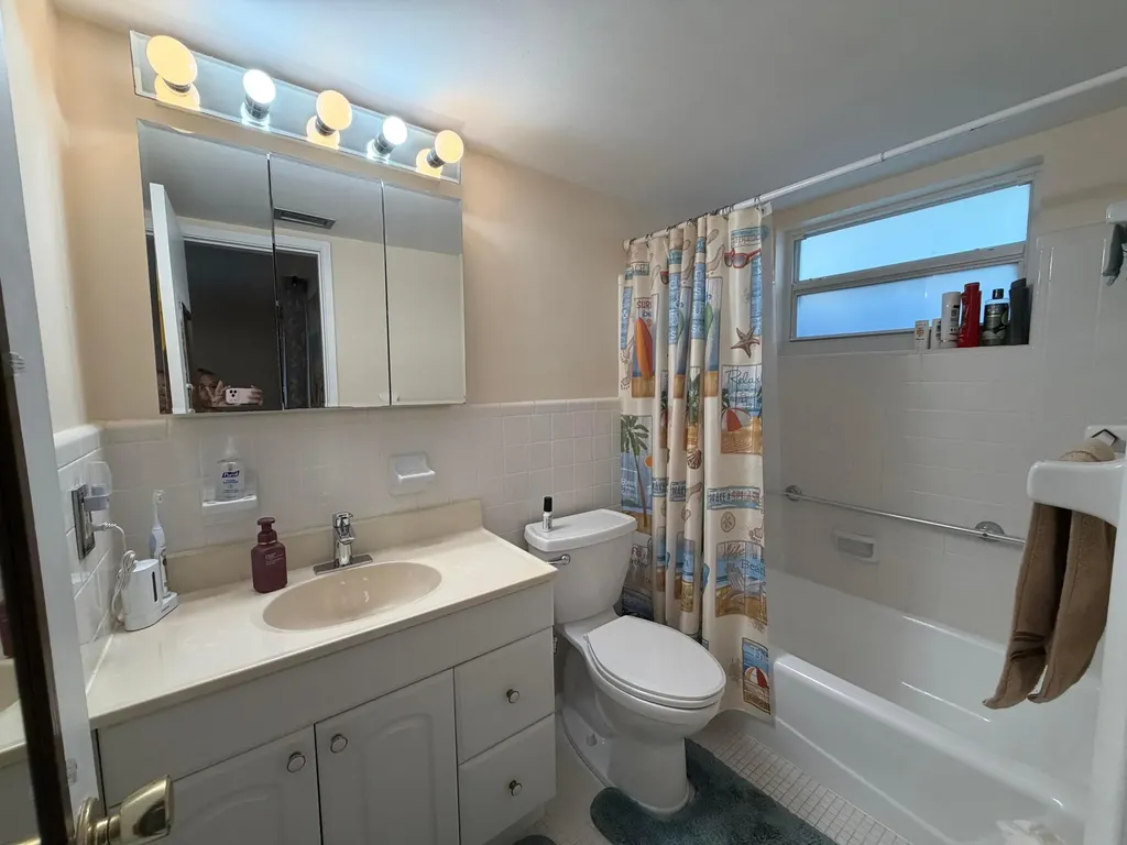 2050 NE 39th Street NE Lighthouse Point FL 33064
