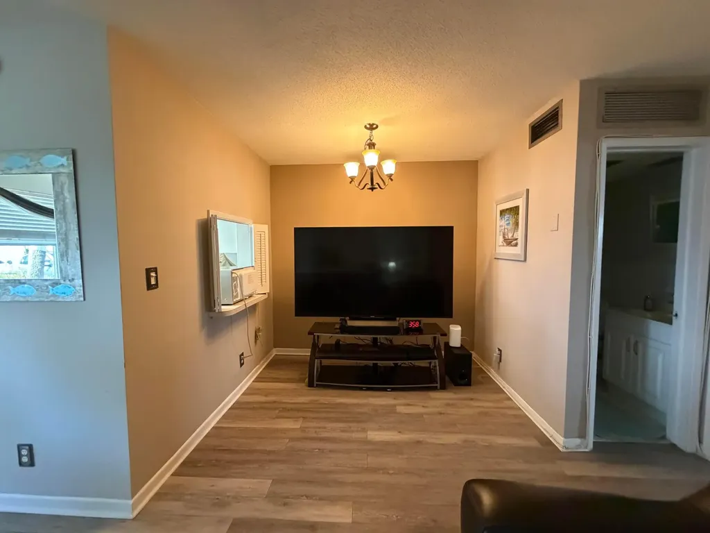 2050 NE 39th Street NE Lighthouse Point FL 33064