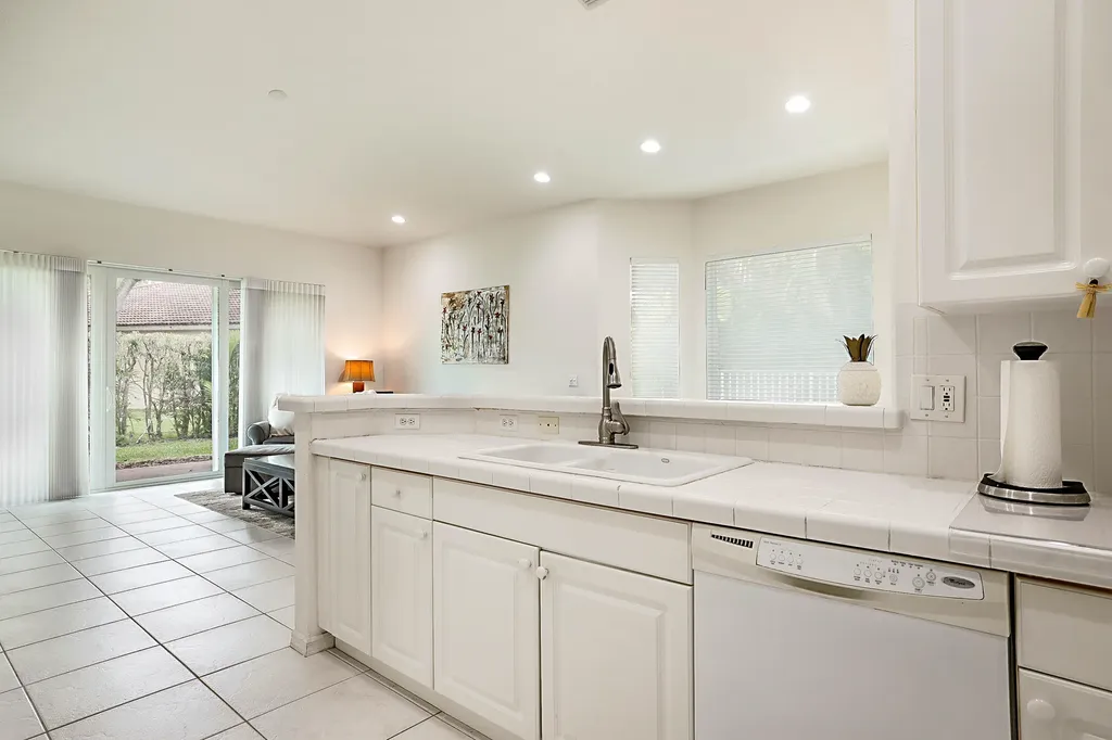 2568 Sandy Cay West Palm Beach FL 33411