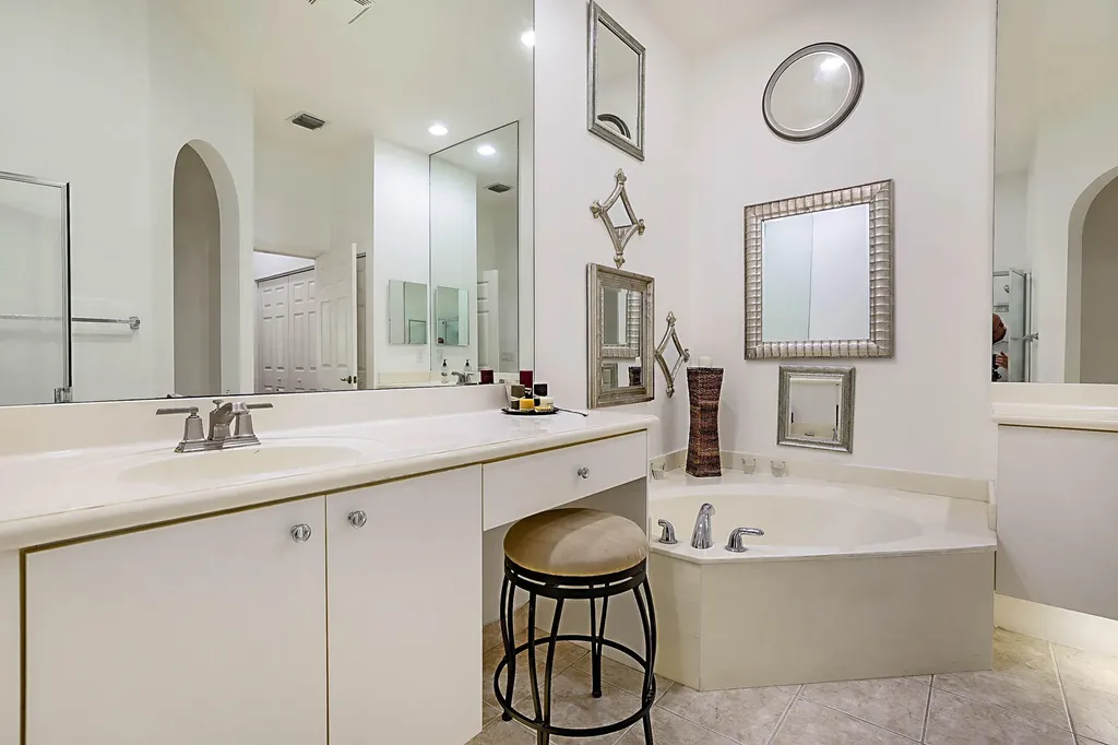 2568 Sandy Cay West Palm Beach FL 33411