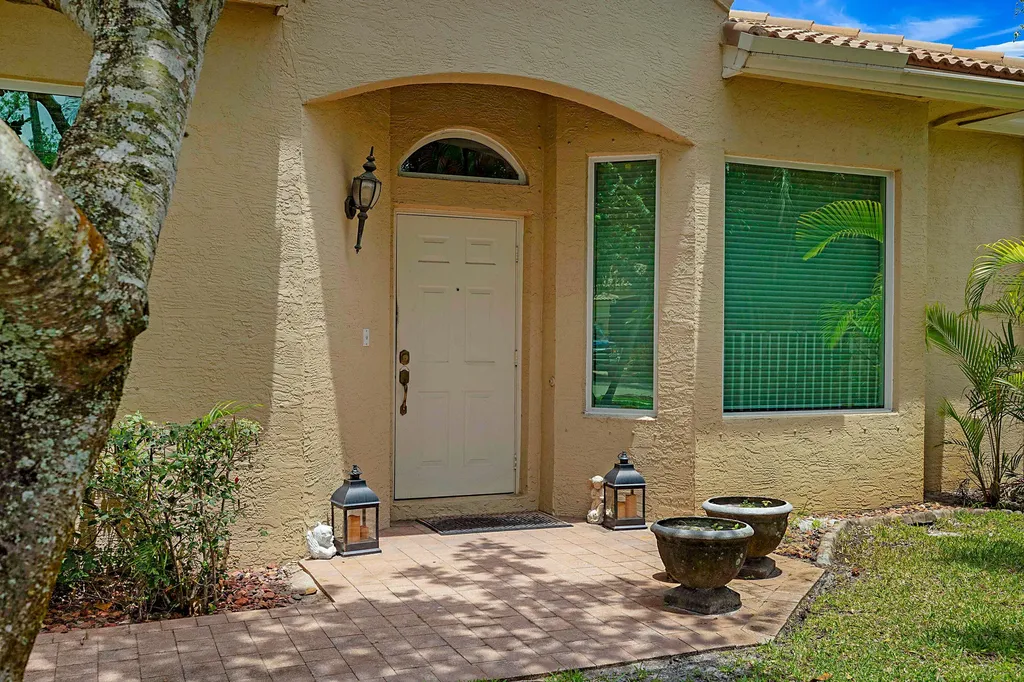 2568 Sandy Cay West Palm Beach FL 33411