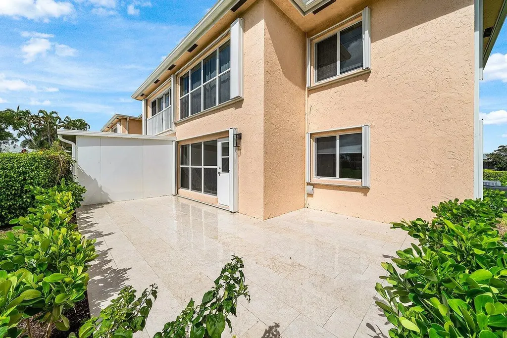 1541 NW 20th Avenue Delray Beach FL 33445