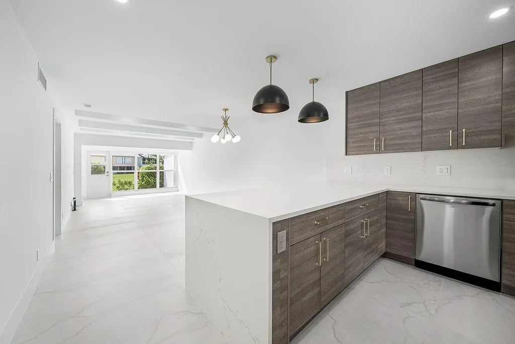1541 NW 20th Avenue Delray Beach FL 33445