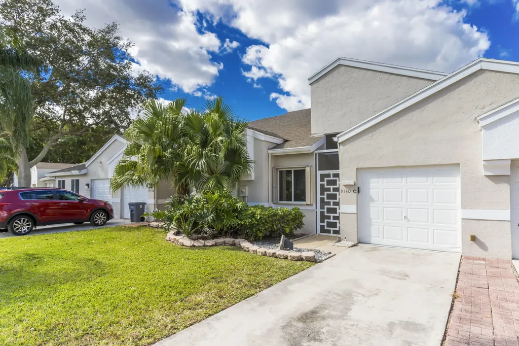 9130 Vineland Court Boca Raton FL 33496