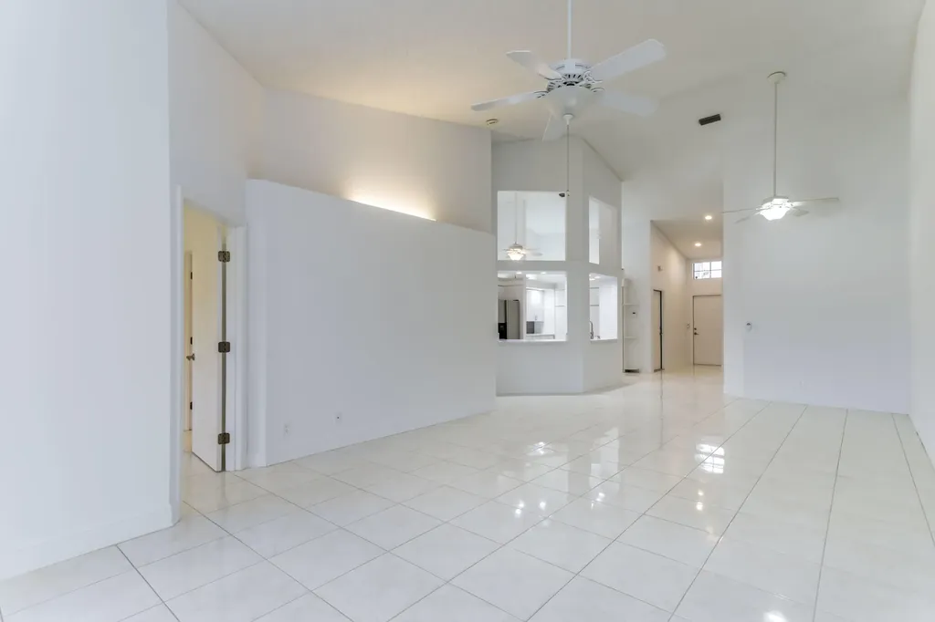 9130 Vineland Court Boca Raton FL 33496