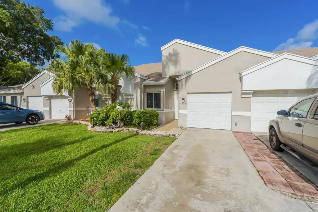9130 Vineland Court Boca Raton FL 33496