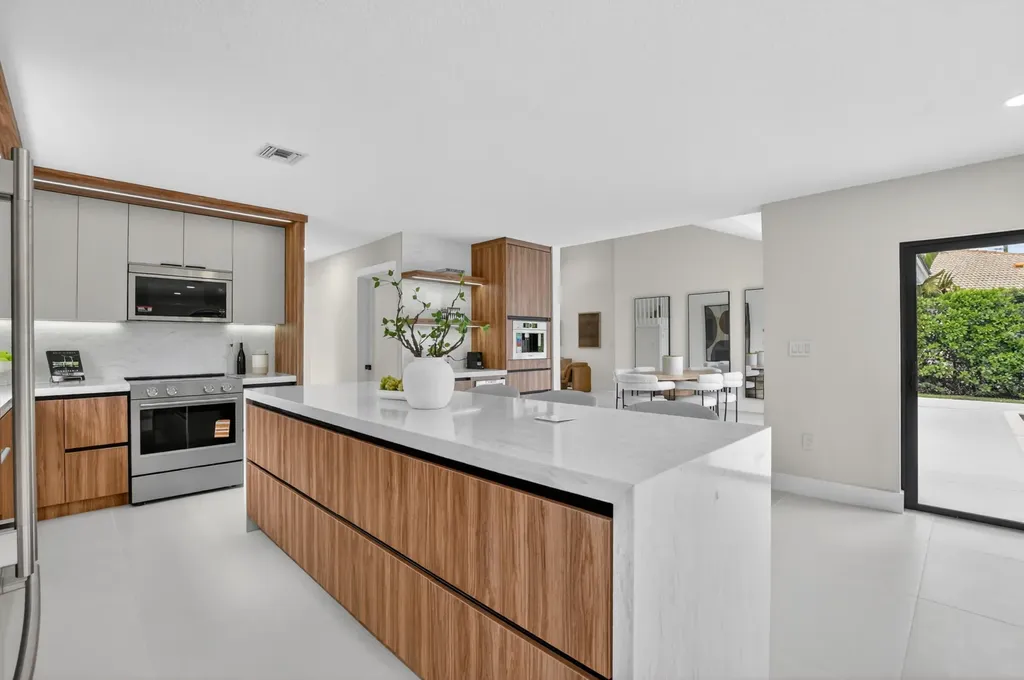 7548 Fairway Trail Boca Raton FL 33487