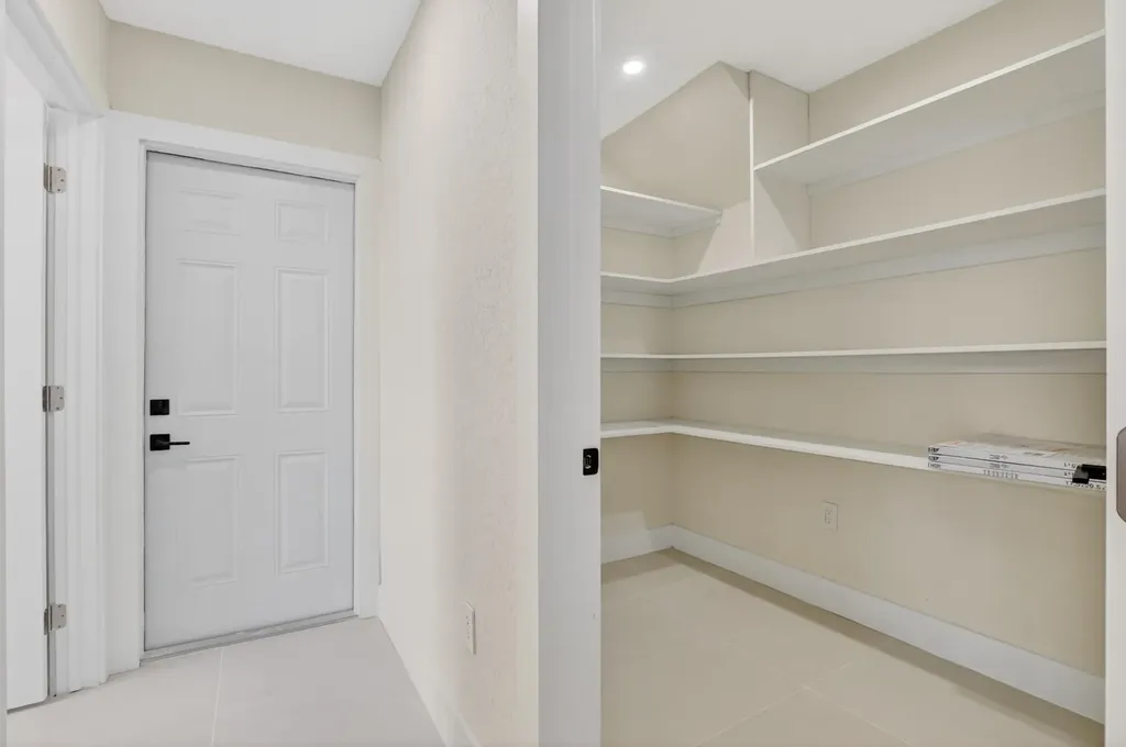 7548 Fairway Trail Boca Raton FL 33487