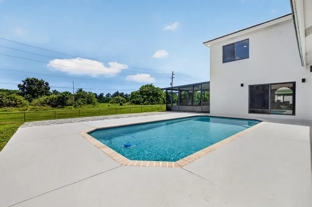 7548 Fairway Trail Boca Raton FL 33487