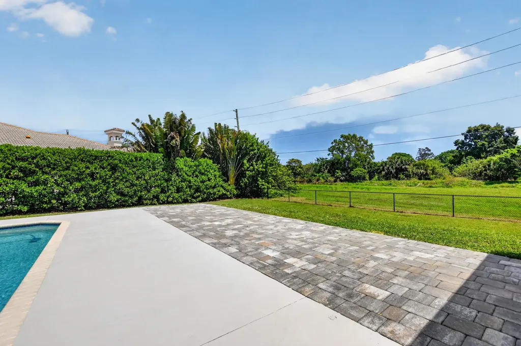 7548 Fairway Trail Boca Raton FL 33487