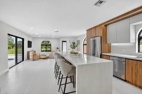 7548 Fairway Trail Boca Raton FL 33487