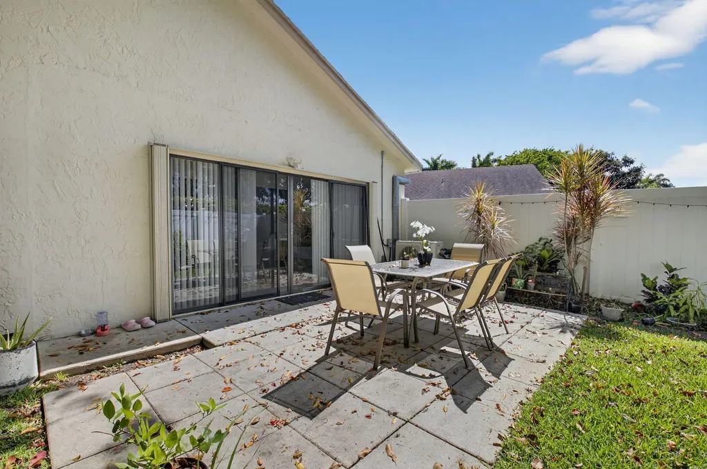 19881 Villa Medici Place Boca Raton FL 33434
