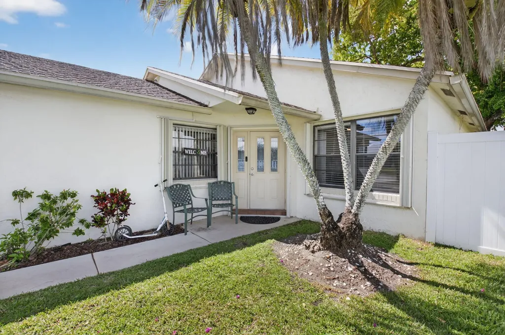 19881 Villa Medici Place Boca Raton FL 33434