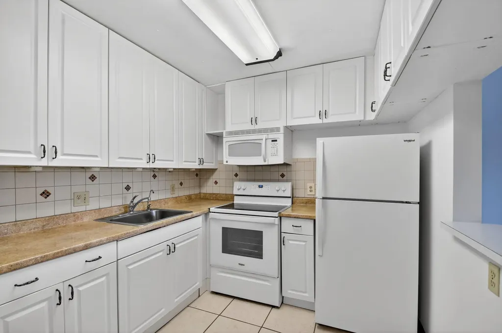 3300 Springdale Boulevard Palm Springs FL 33461