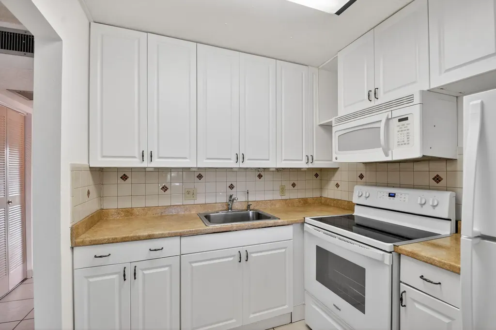 3300 Springdale Boulevard Palm Springs FL 33461