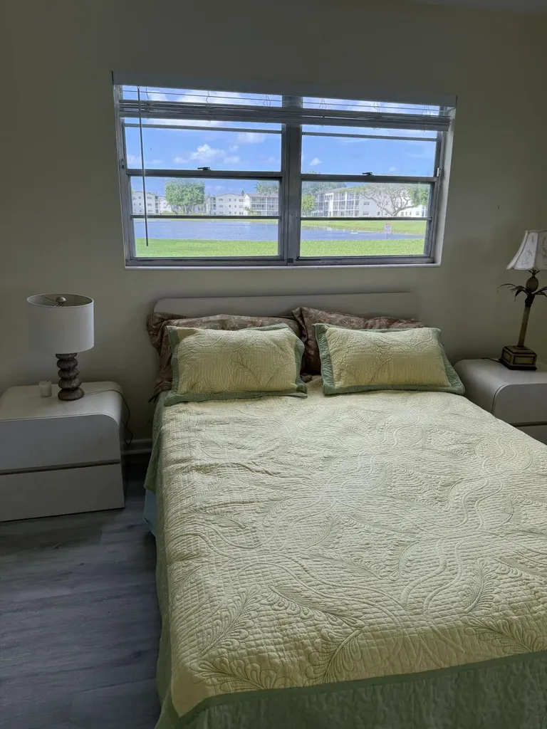 389 Fanshaw Boca Raton FL 33434