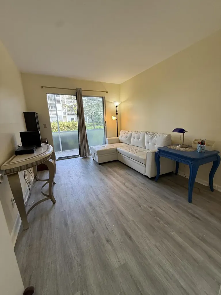 389 Fanshaw Boca Raton FL 33434