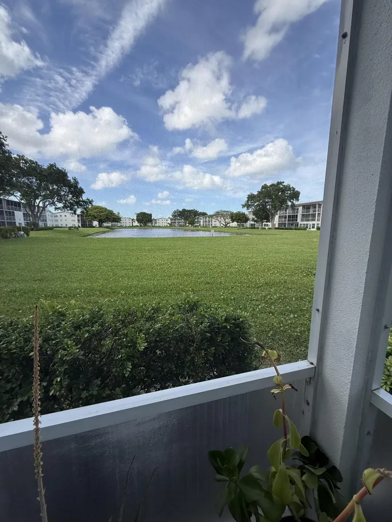 389 Fanshaw Boca Raton FL 33434