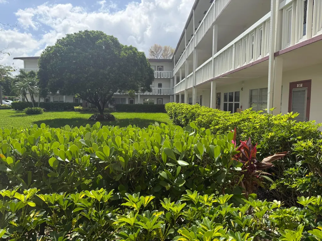 389 Fanshaw Boca Raton FL 33434